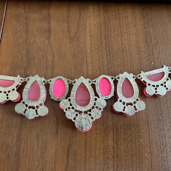 KATE SPADE Day Tripper Bib Statement Necklace Gold with Pink Coral and Resin - Picture 8 of 8